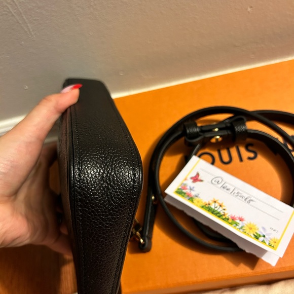 Louis Vuitton easy pouch on strap - Picture 3 of 11